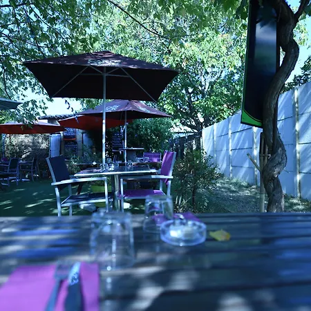 Hotell Le Juliano Carbon-Blanc