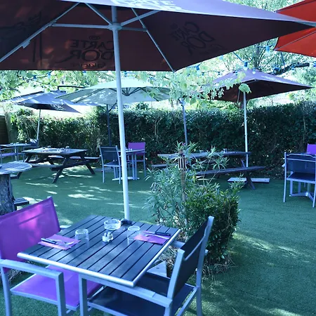 Hotell Le Juliano Carbon-Blanc